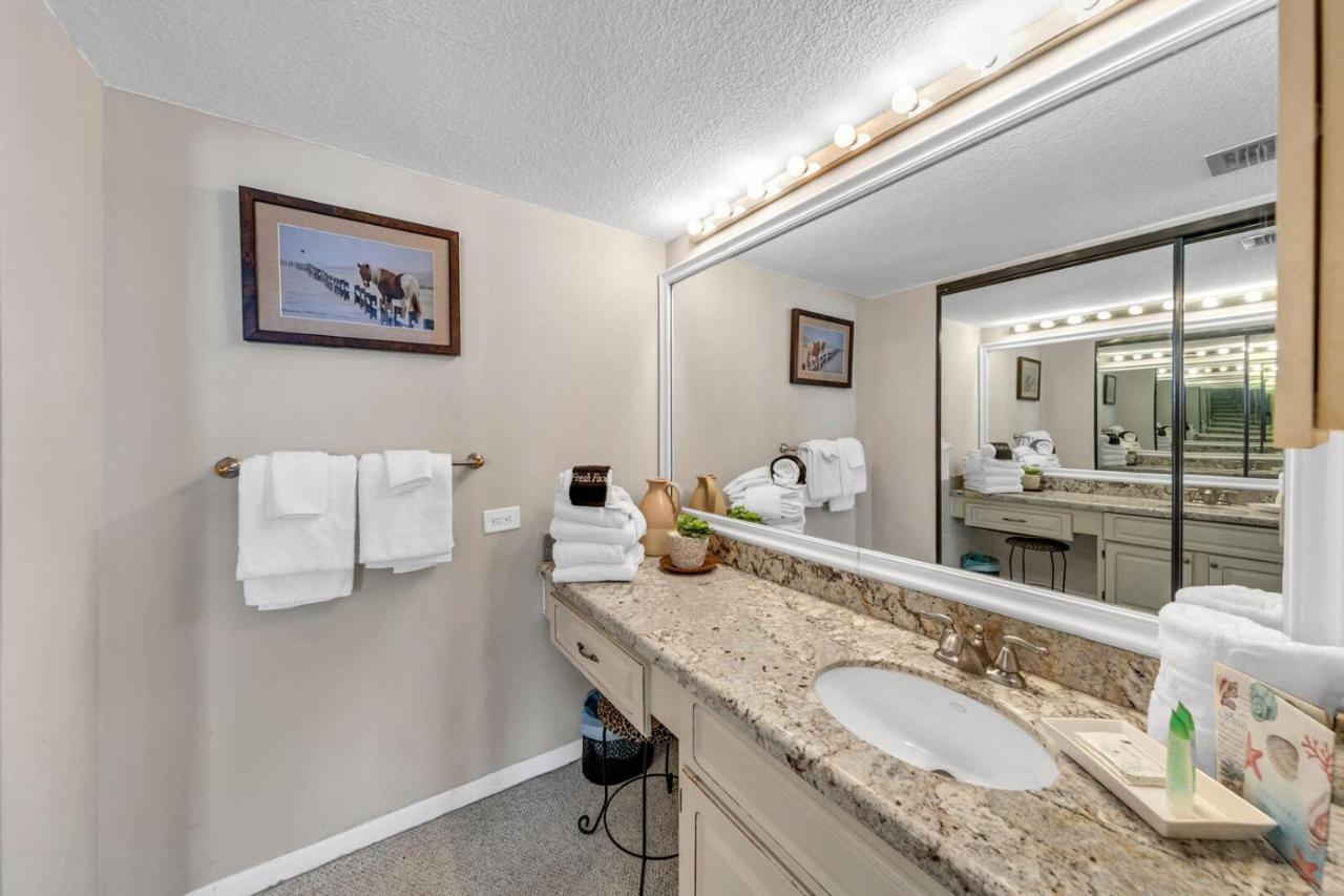 Mainsail 131 - Beachfront 2Br With Free Seasonal Beach Service Destin Eksteriør bilde